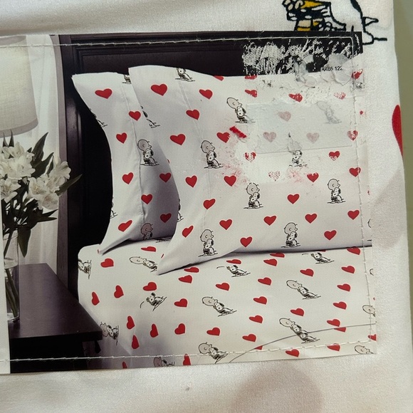 Berkshire PEANUTS Snoopy Hearts And Love 3 Piece Cozy Full Sheet Set - Picture 5 of 8